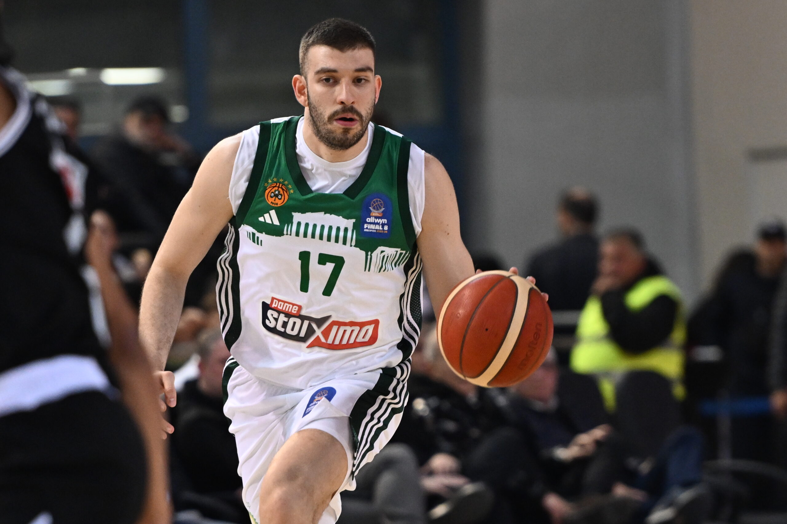 Απίστευτο: Ο Χέιζ-Ντέιβις μπήκε μέσα στο παρκέ να δείξει στους συμπαίκτες του πως να αμυνθούν! (video)