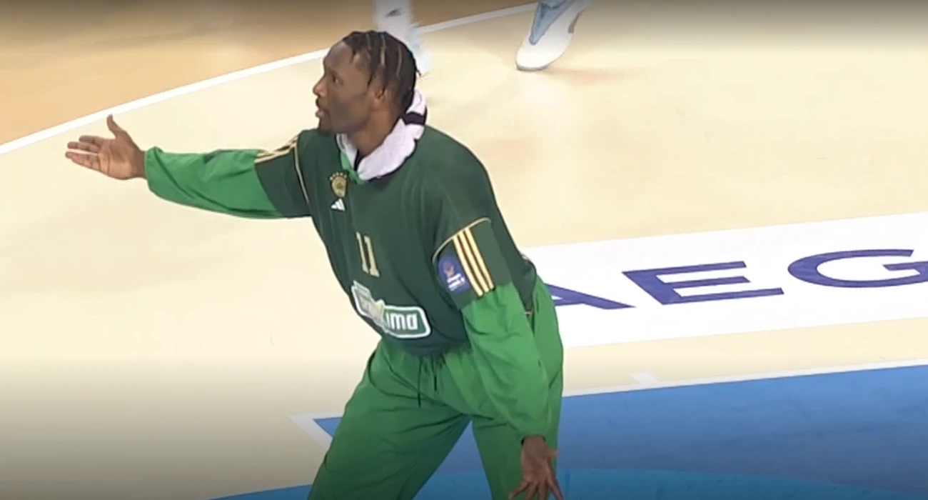 Απίστευτο: Ο Χέιζ-Ντέιβις μπήκε μέσα στο παρκέ να δείξει στους συμπαίκτες του πως να αμυνθούν! (video)