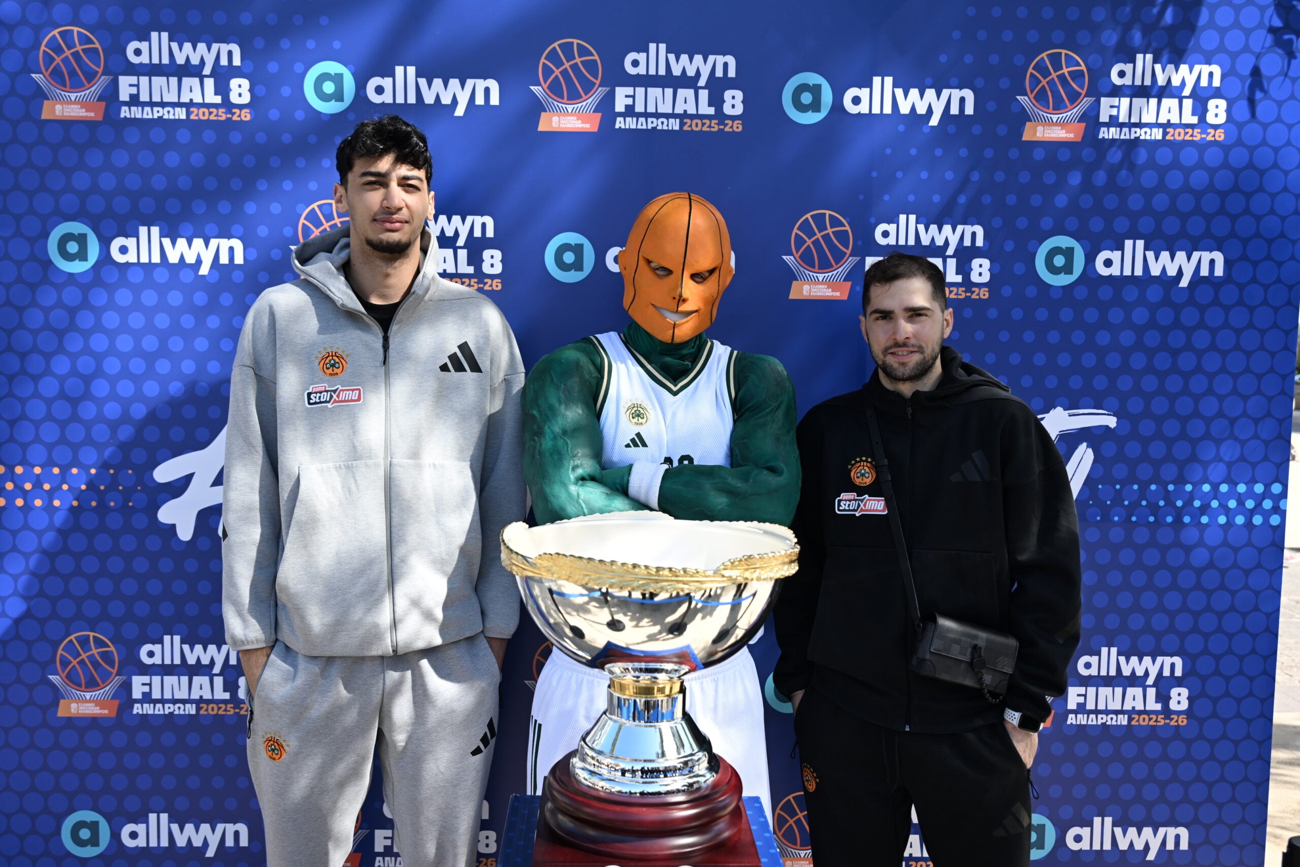 Τολιόπουλος σε MrGreen για το τρόπαιο του Allwyn Final Eight: «Μην το ακουμπάς»