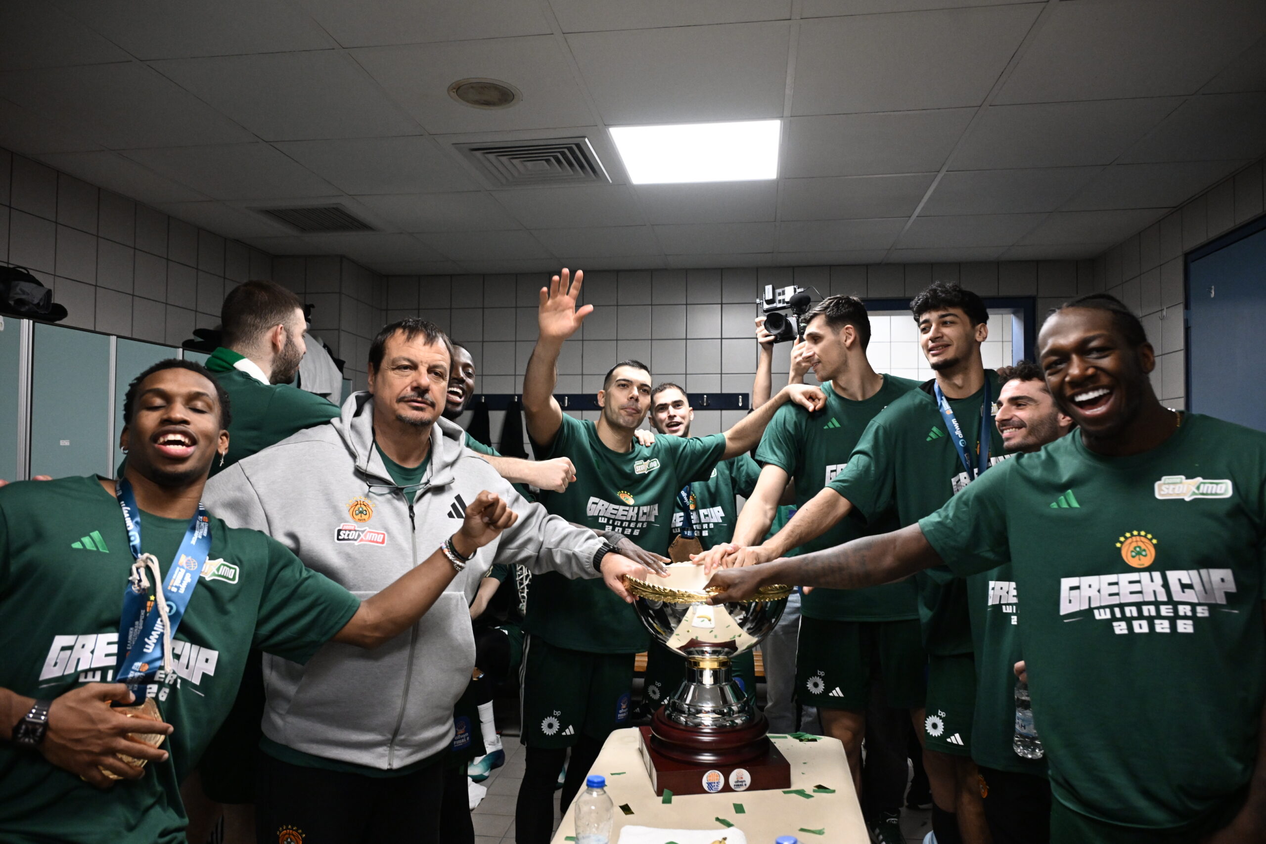 Φωτογραφίες: Όσα έγιναν στα αποδυτήρια μετά την κατάκτηση του Κυπέλλου