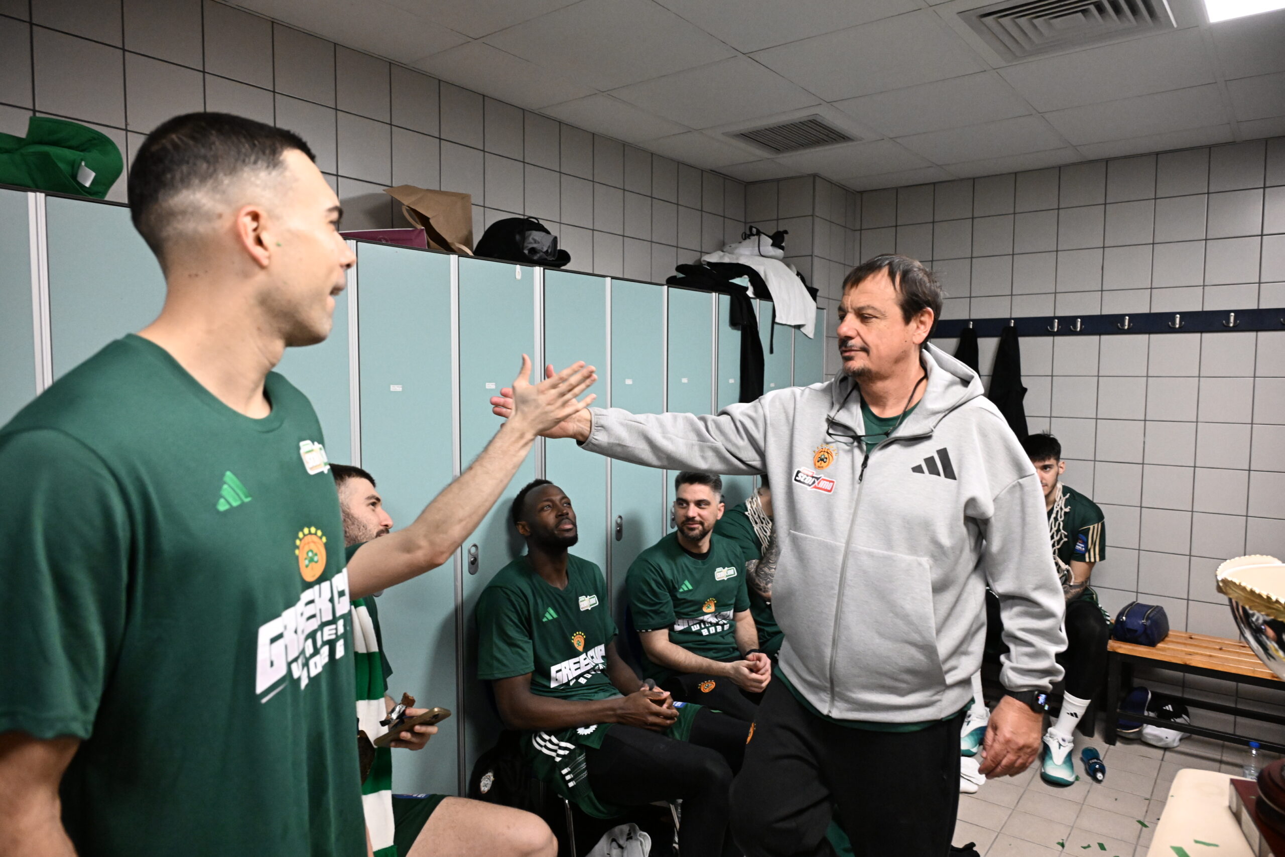 Φωτογραφίες: Όσα έγιναν στα αποδυτήρια μετά την κατάκτηση του Κυπέλλου