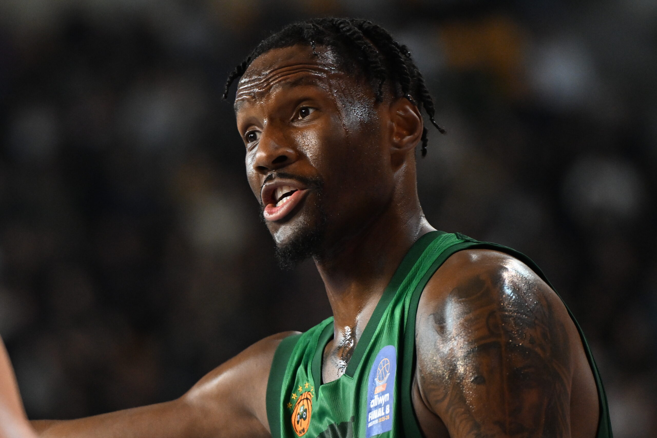 «Δεν σας ακούω καλά μέσα στις ιαχές για τον MVP»: Το πρώτο... πράσινο μήνυμα του Χέιζ-Ντέιβις