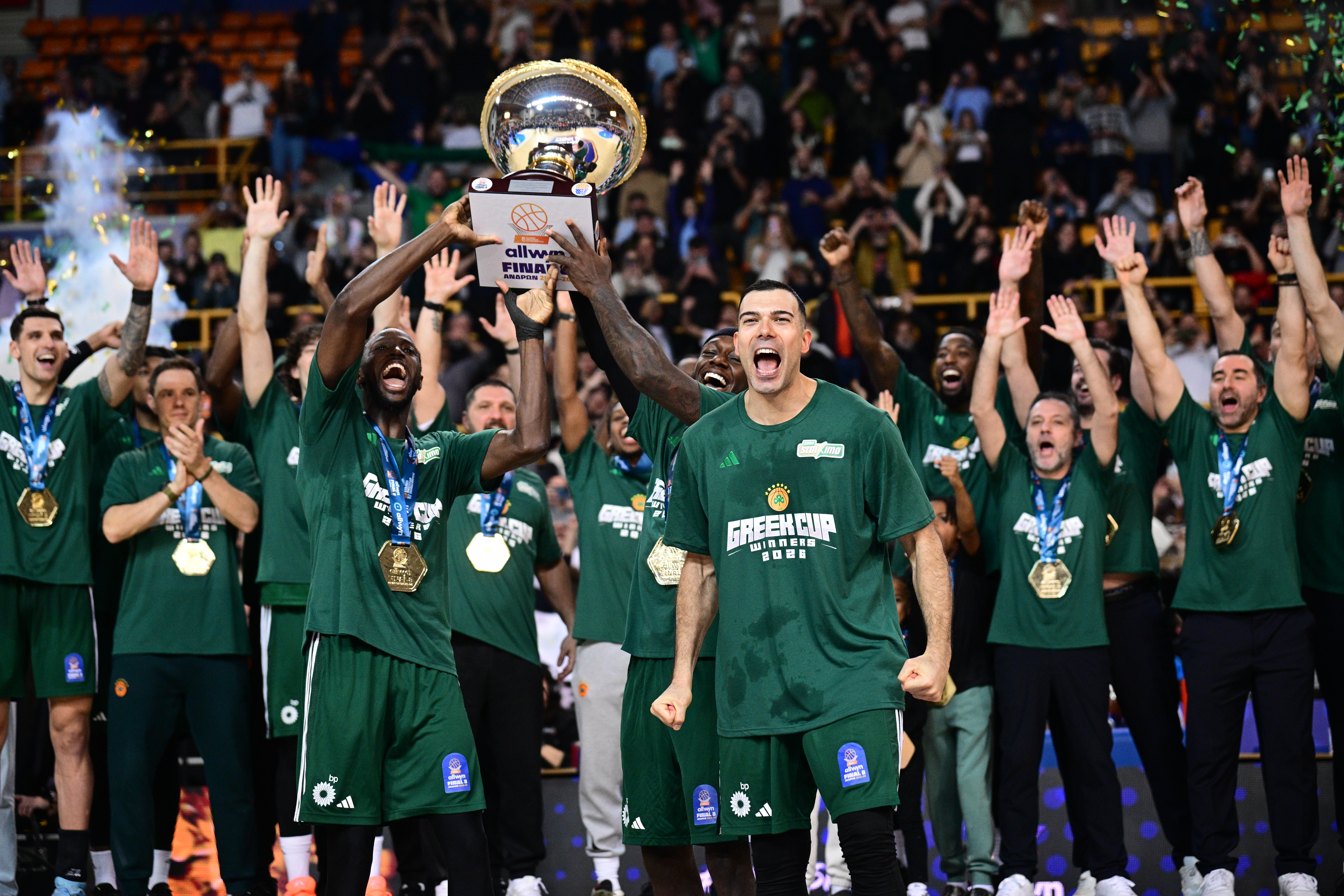 Σπουδαίος Σλούκας, ποιους φώναξε στην απονομή (vids-pics)