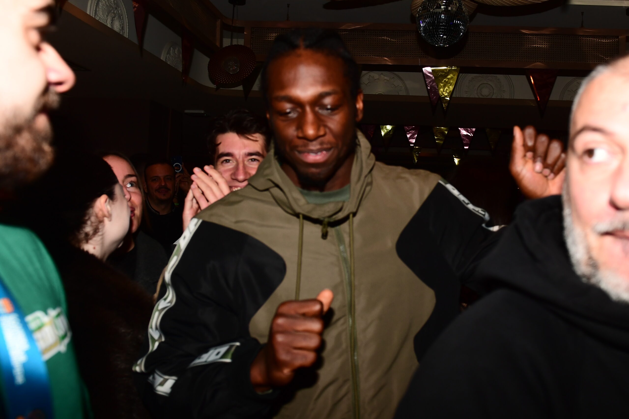 Φωτογραφίες, βίντεο: Το «πράσινο» γλέντι για το Κύπελλο, τα... έσπασαν οι παίκτες