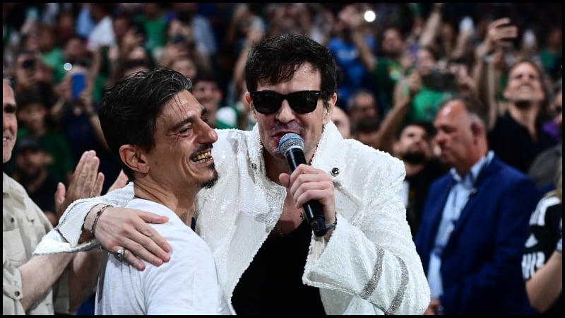 Νίνο σε Γιαννακόπουλο: «Θα σου γράψω μια μπαλάντα να κλαίνε δίχως αύριο» (vid)