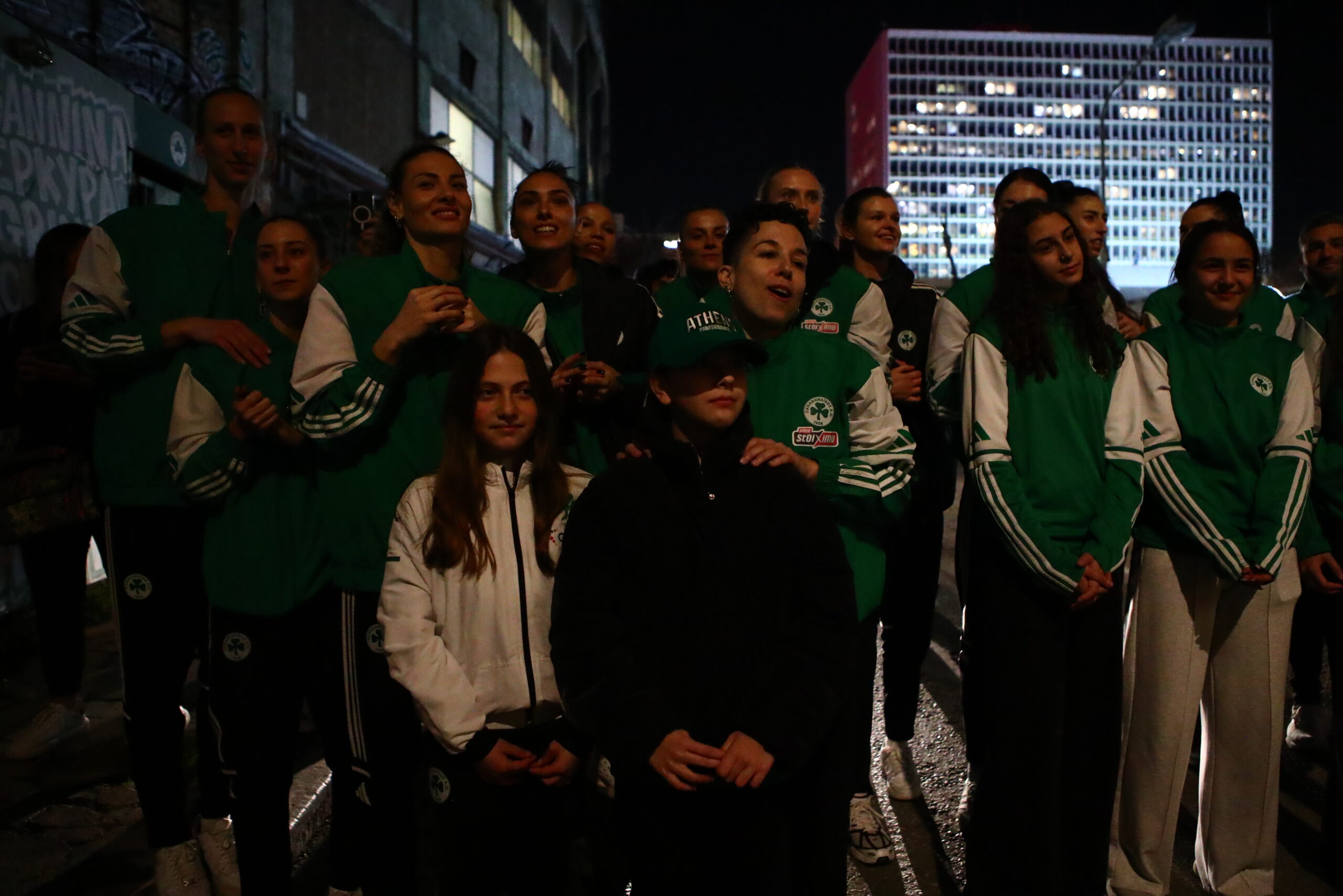 Φωτογραφίες: Πανικός στη Λεωφόρο, η υποδοχή του Παναθηναϊκού