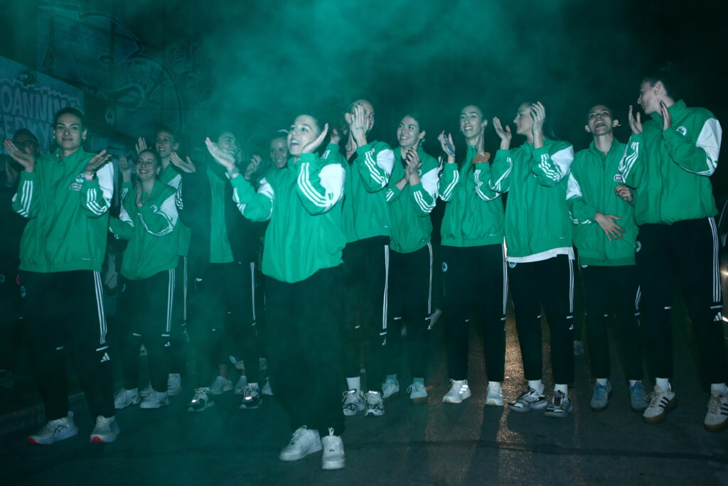 Φωτογραφίες: Πανικός στη Λεωφόρο, η υποδοχή του Παναθηναϊκού