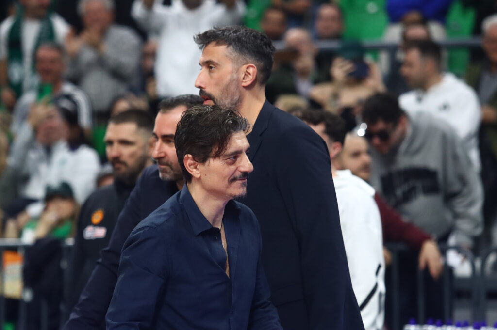 Γιαννακόπουλος: Το «έξαλλο» σχόλιο για το φάουλ που δεν δόθηκε με Παρί