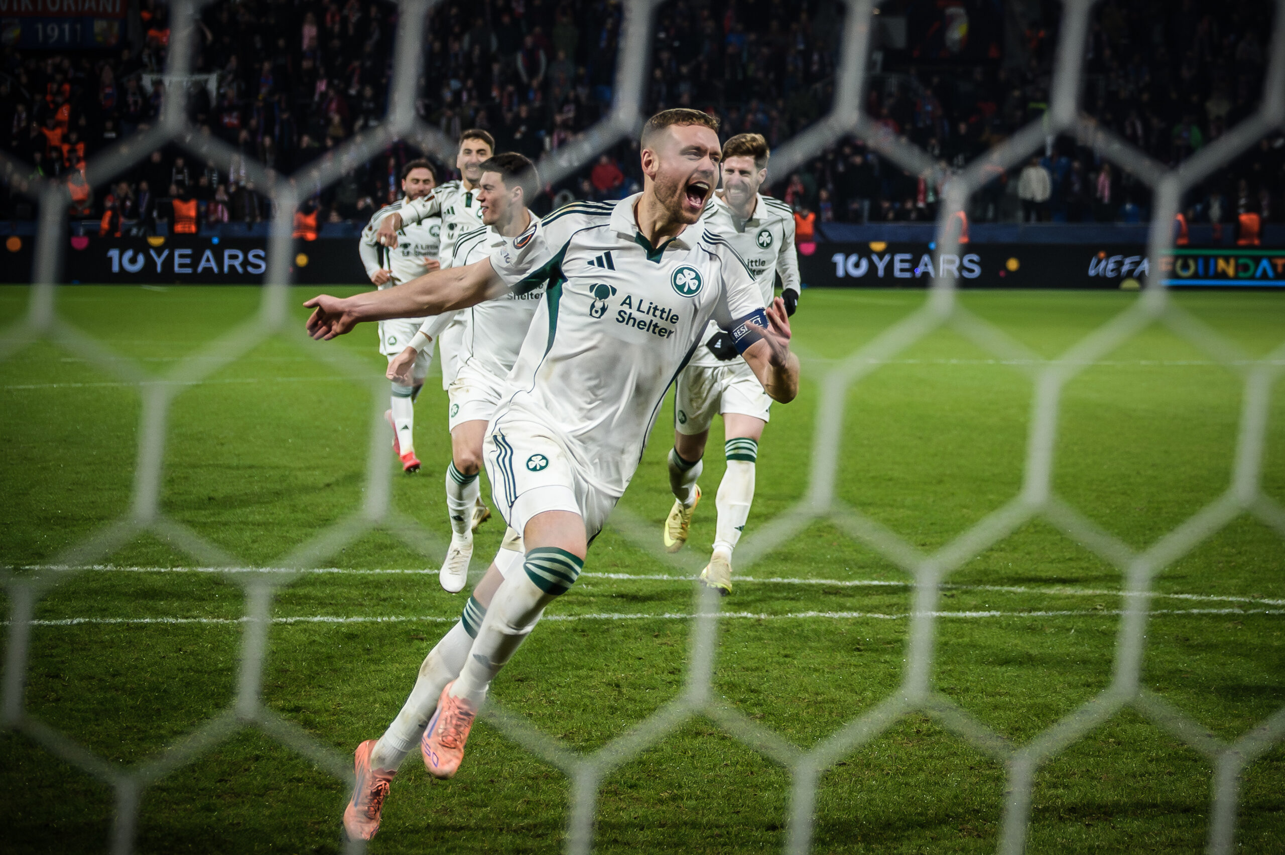 Ξέσπασαν οι παίκτες του Παναθηναϊκού: Έτσι πανηγύρισε το τριφύλλι την επική πρόκριση στους 16