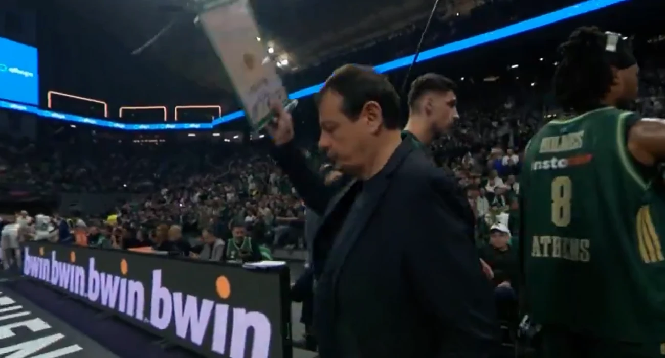 Έξαλλος ο Αταμάν πέταξε το πινακάκι του στο glass floor (video)