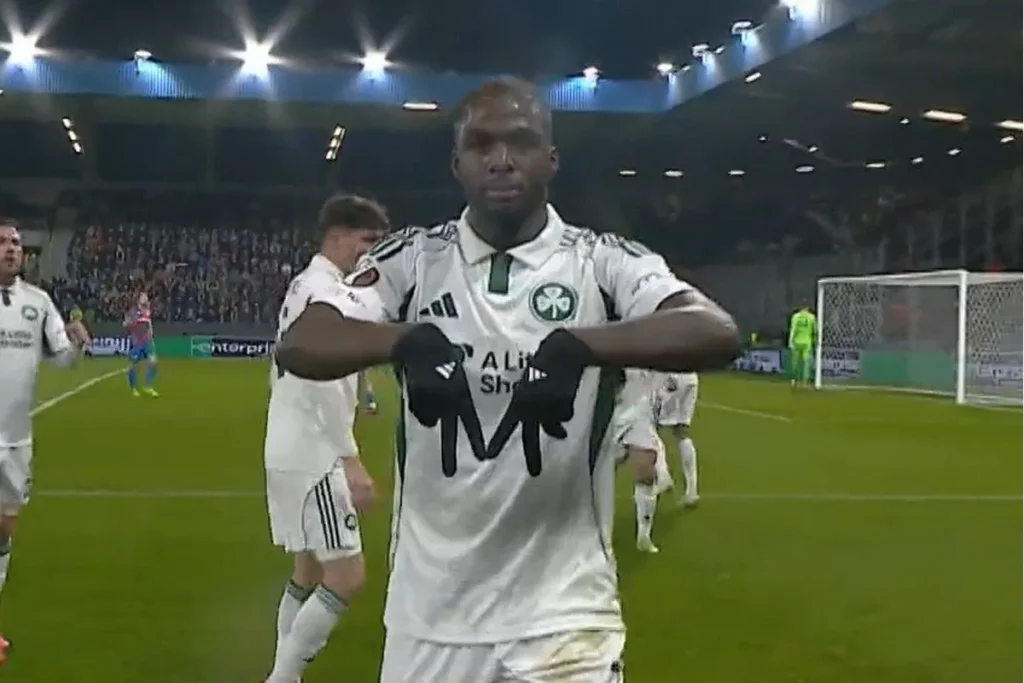 Συγκινητική στιγμή: Πού αφιέρωσε το γκολ ο Τεττέη, το γράμμα «Μ» με τα δάκτυλα