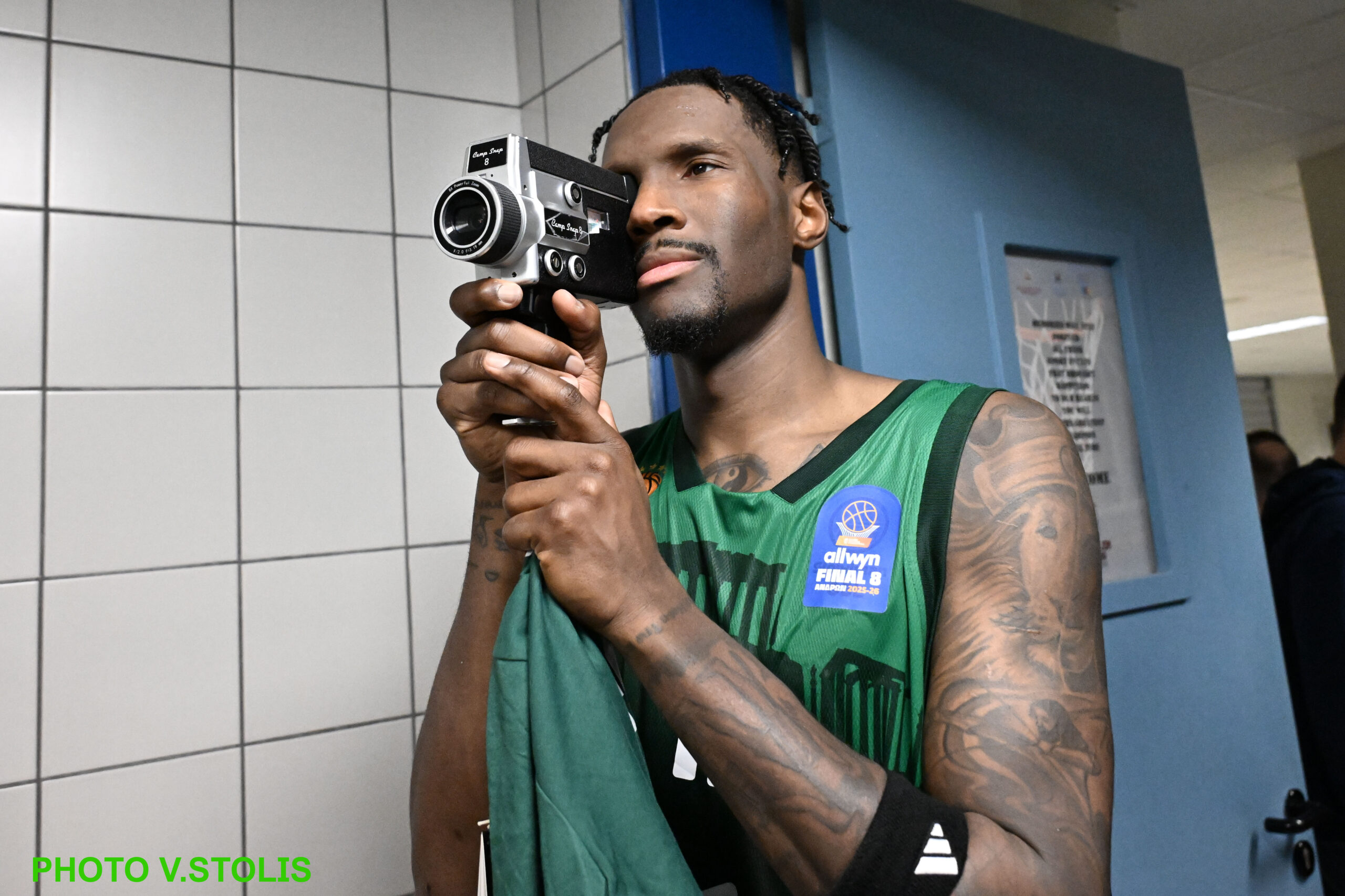 Δημοσίευσε το βίντεο ο Χέιζ-Ντέιβις: Η ατάκα του Ναν και παρασκήνιο από τα αποδυτήρια