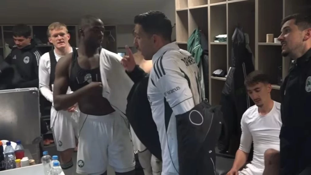 Μπακασέτας στα αποδυτήρια: «Υποφέραμε αρκετά, αλλά το αξίζαμε το γ@μ!μ€νο»