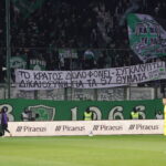 Παναθηναϊκός-Άρης: Πανό με νόημα από τη Θύρα 13