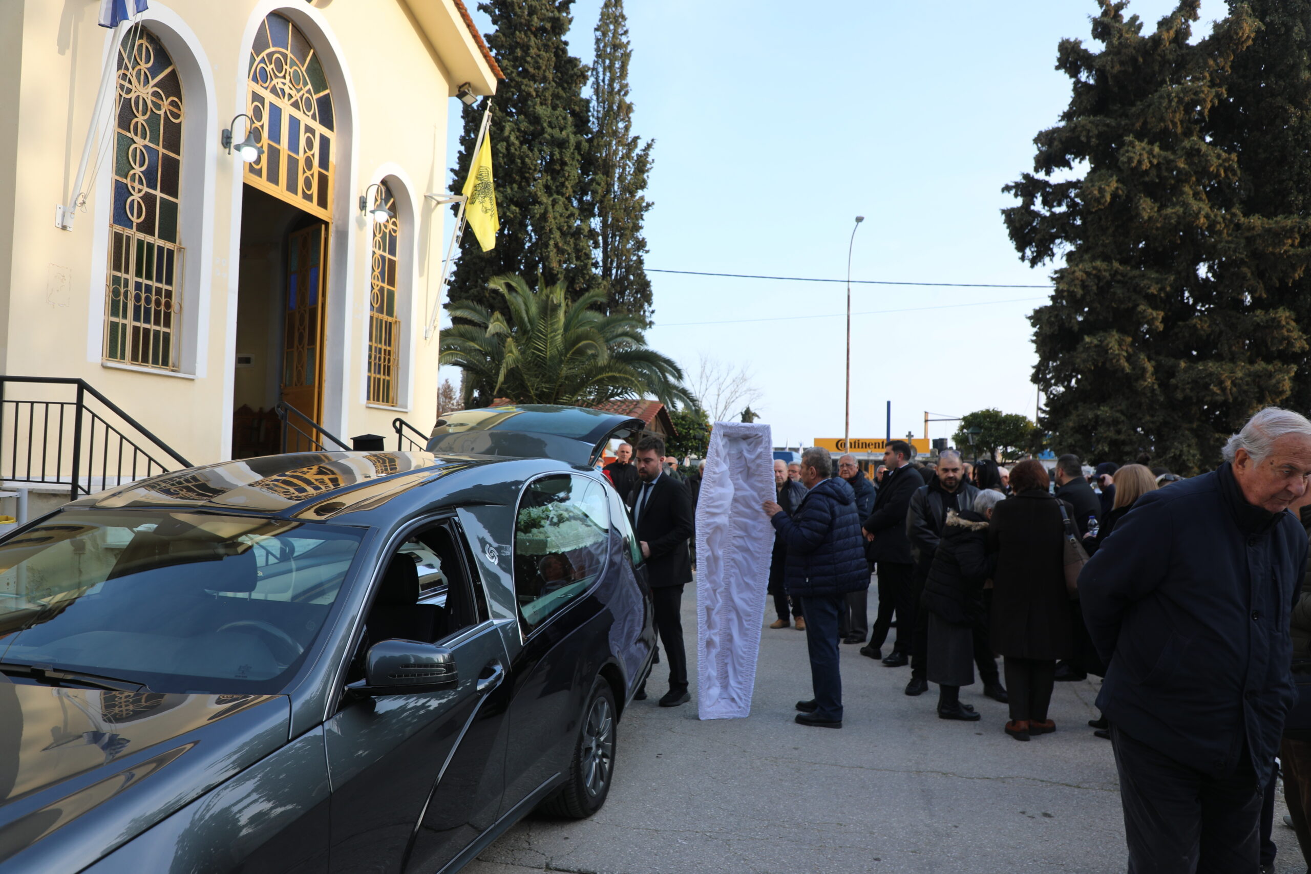 Θρήνος στην κηδεία του Βασίλη Δανιήλ - Στεφάνια από ΠΑΕ Παναθηναϊκός και Θύρα 13 (pics)