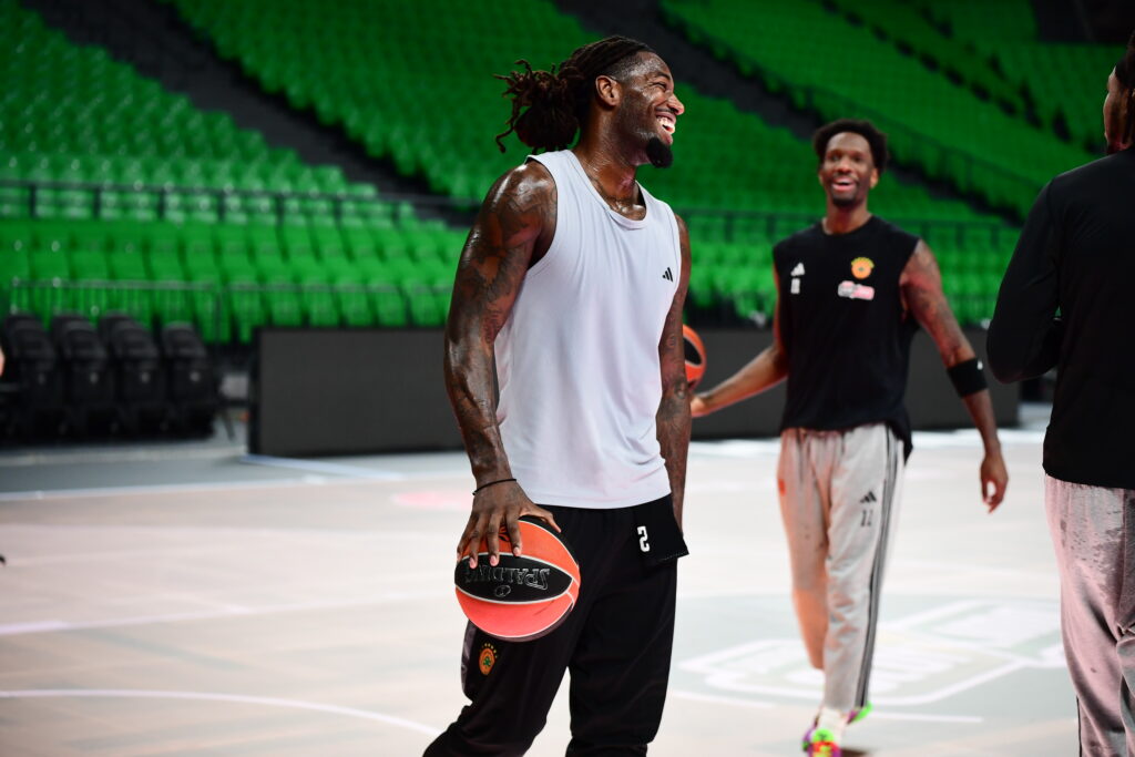 Δείτε φωτογραφίες: Ο Λεσόρ πάτησε και πάλι παρκέ