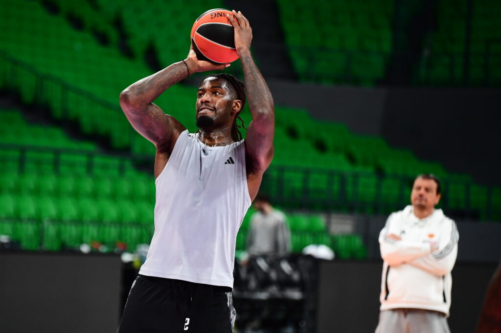 Δείτε φωτογραφίες: Ο Λεσόρ πάτησε και πάλι παρκέ