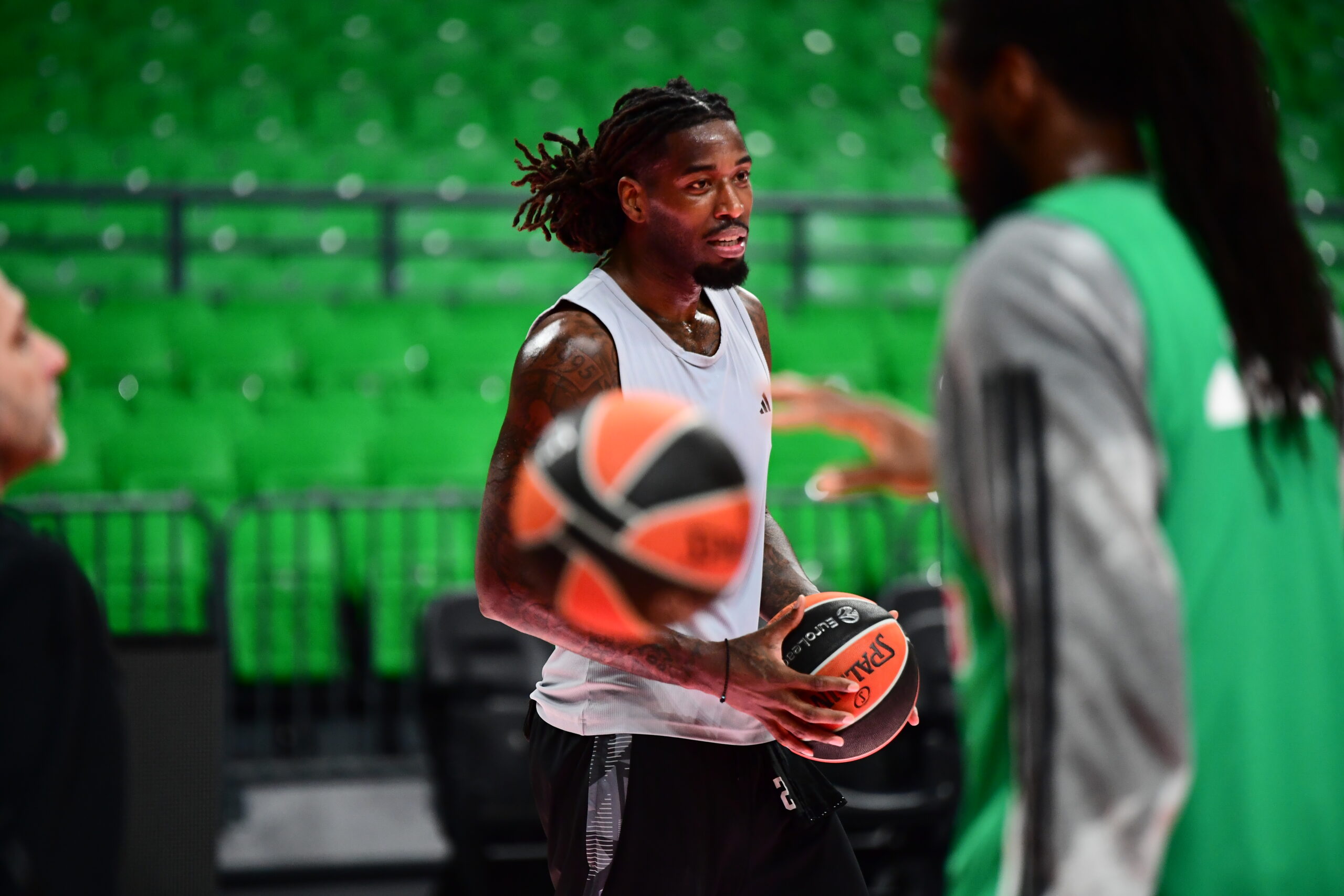 Δείτε φωτογραφίες: Ο Λεσόρ πάτησε και πάλι παρκέ