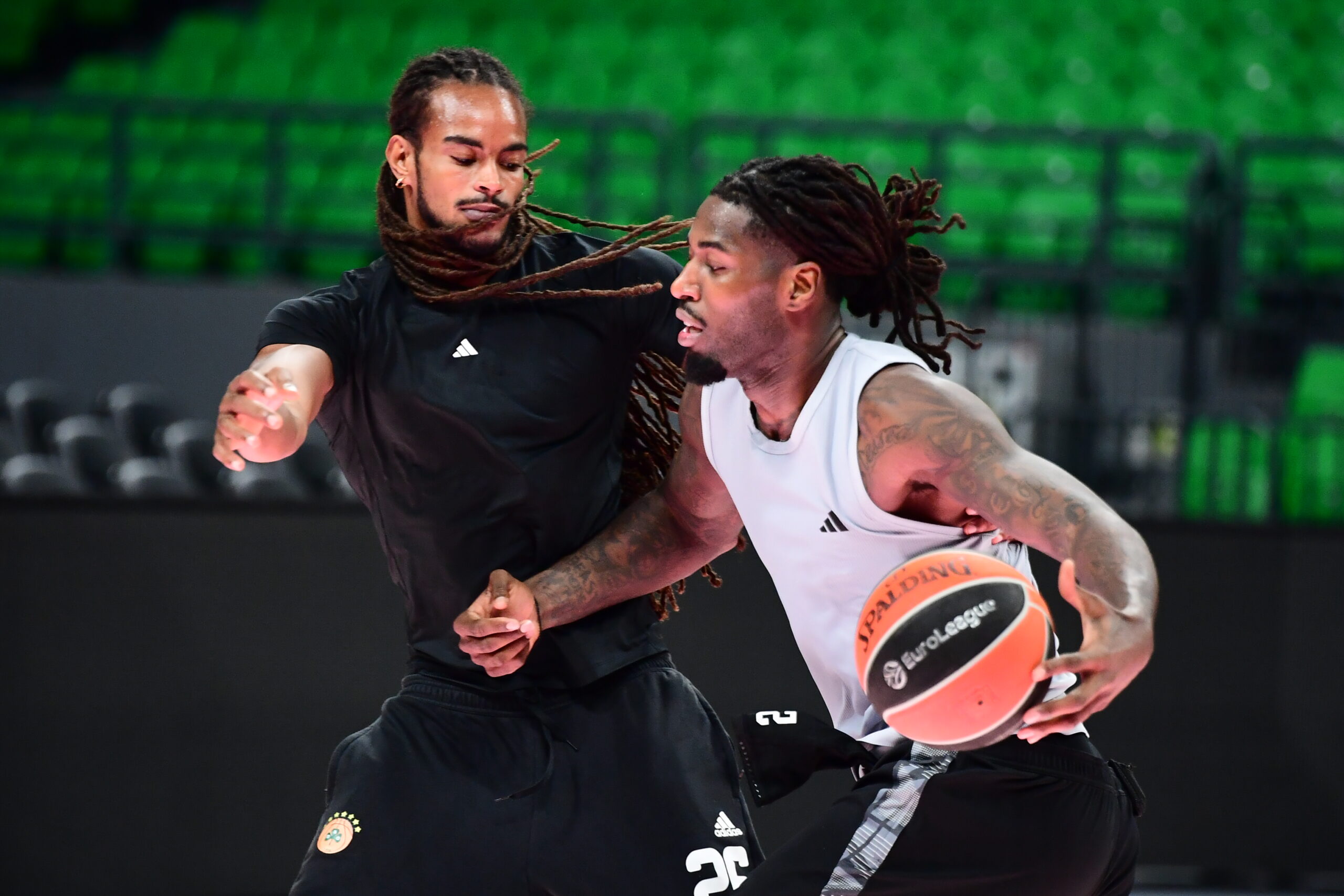 Δείτε φωτογραφίες: Ο Λεσόρ πάτησε και πάλι παρκέ