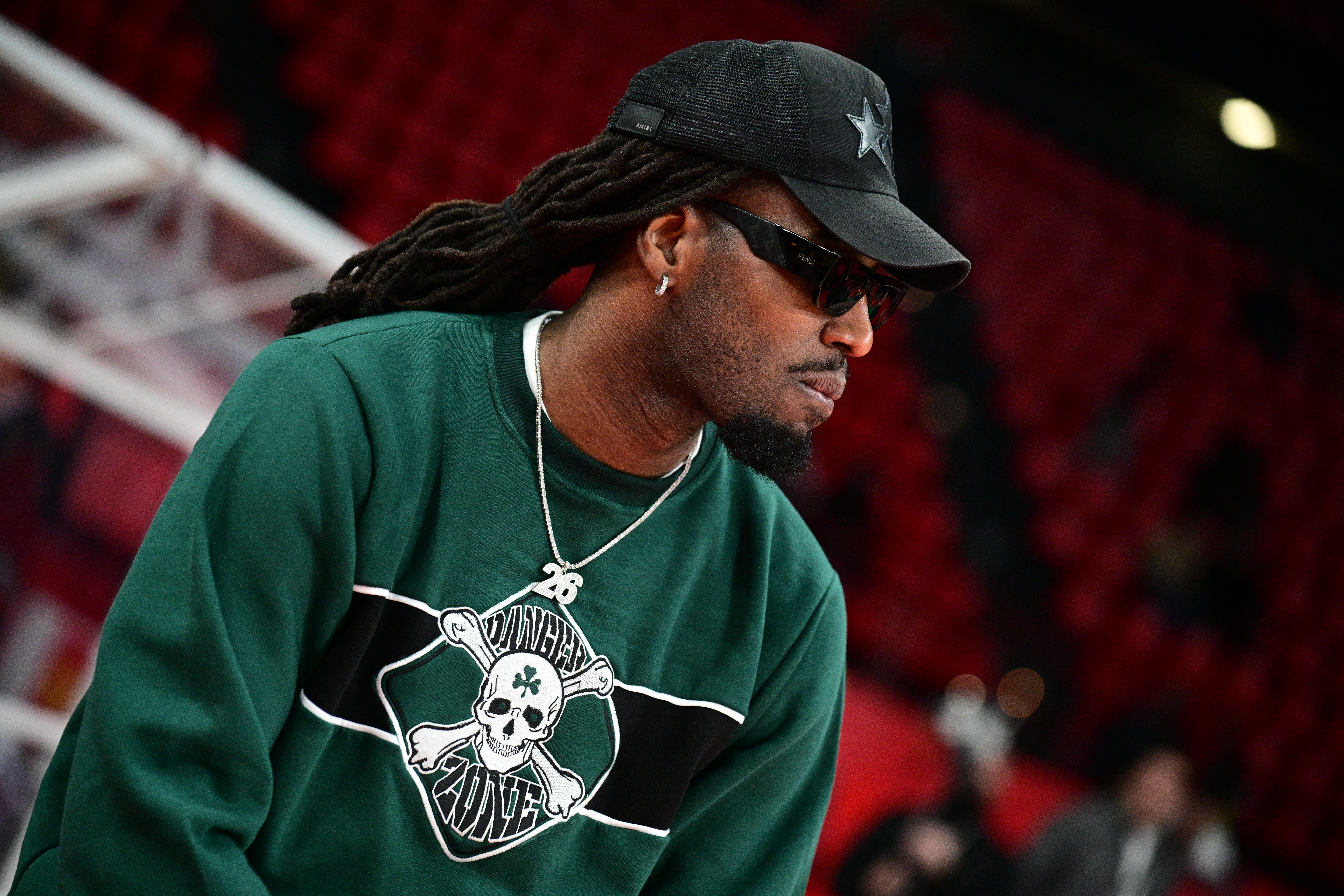 Από τον Ολυμπιακό ζήτησαν ο Λεσόρ να βγάλει το φούτερ που φορούσε στο ΣΕΦ!