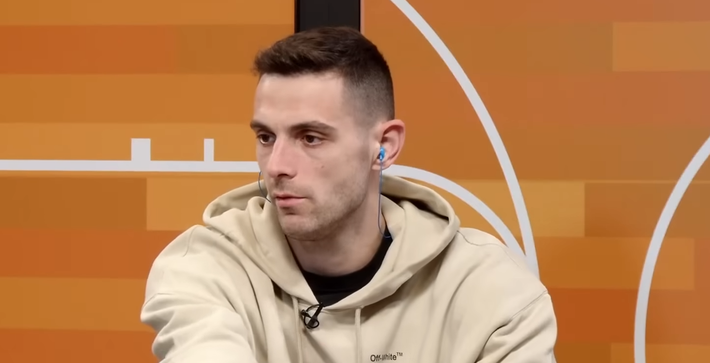 Παπαπέτρου: «Ο Ολυμπιακός έπαιξε πιο σκληρά, μοιραία ευνοήθηκε από τη διαιτησία» (vid)