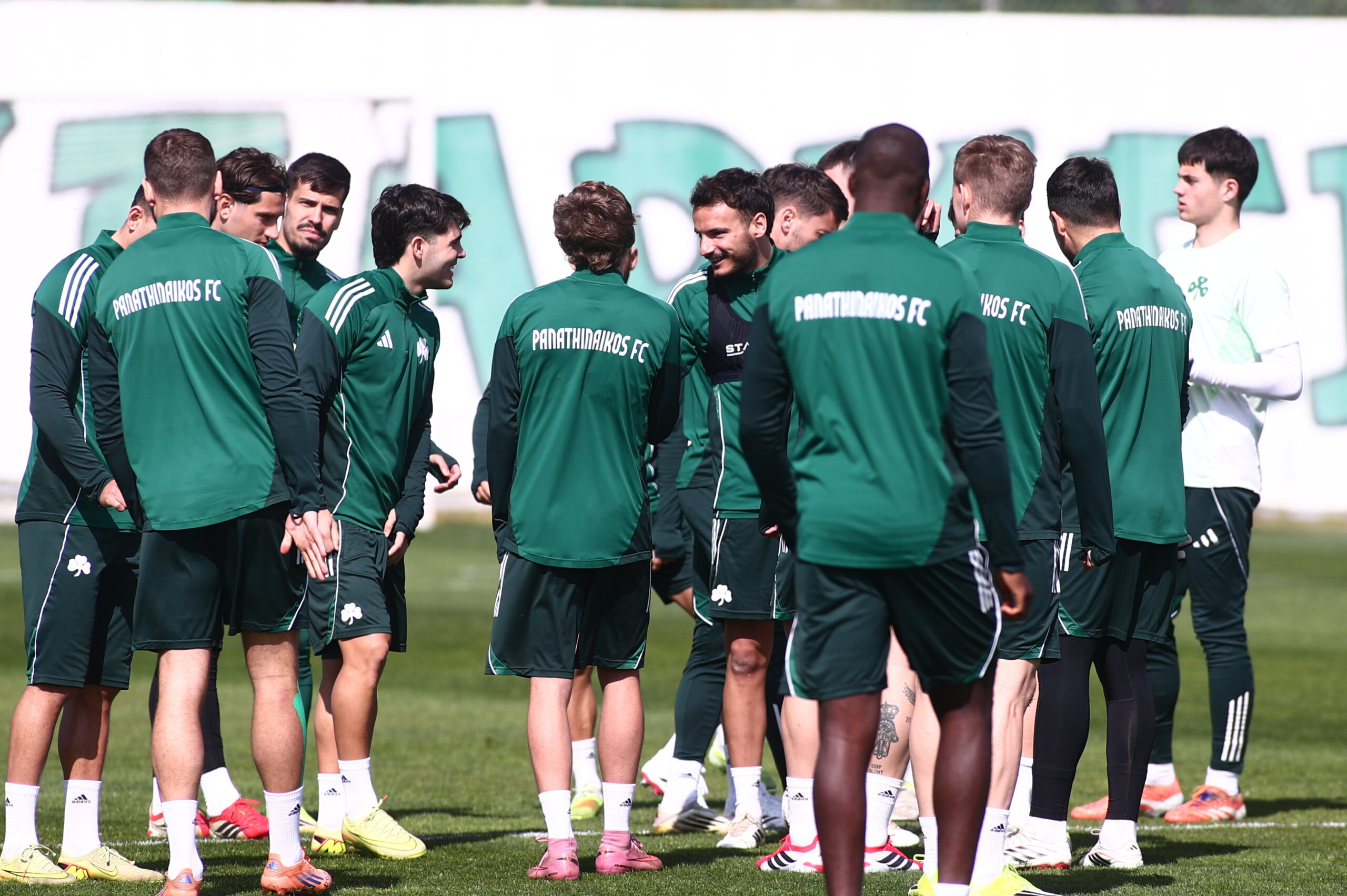 Φωτογραφίες: Η ομιλία Μπενίτεθ και η... επιστροφή - Η τελευταία προπόνηση πριν τη Μπέτις