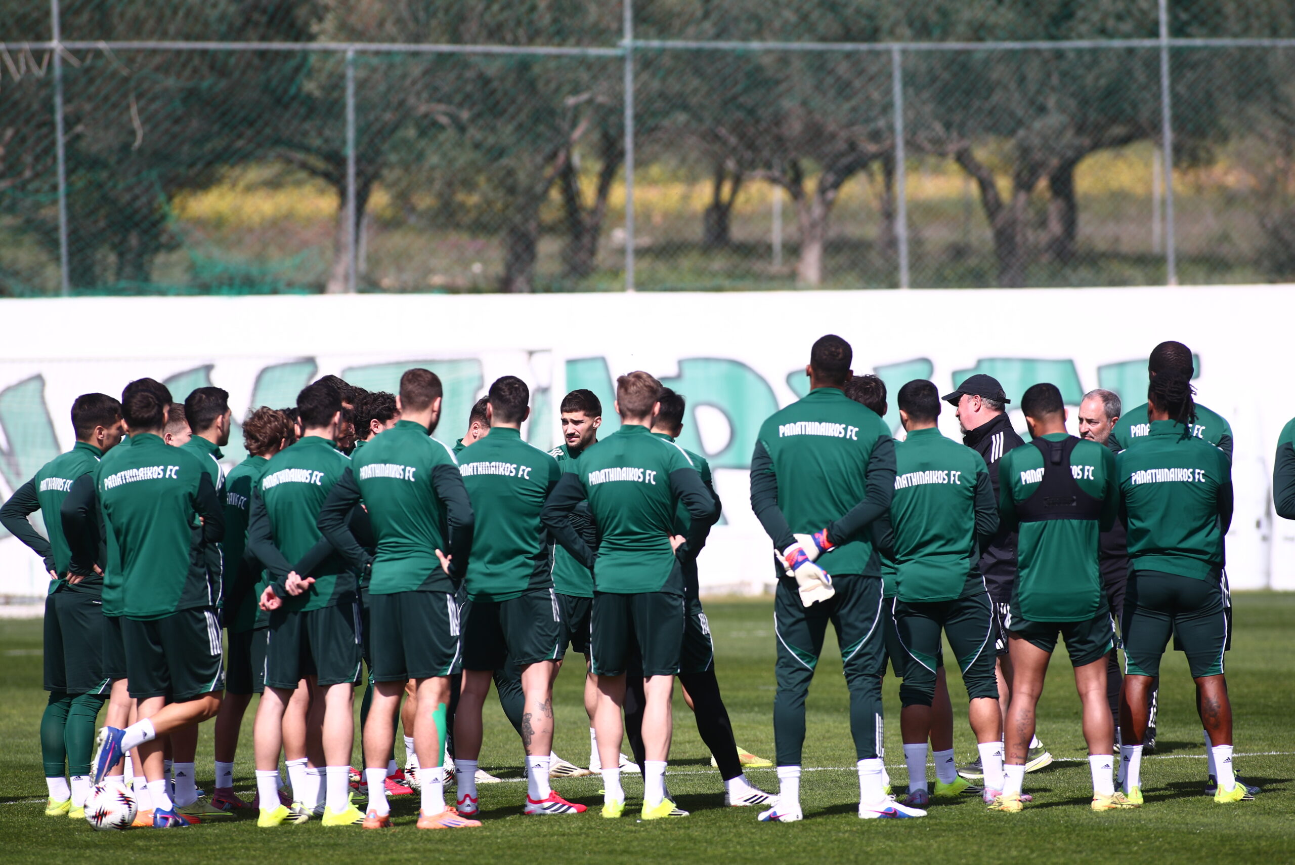 Φωτογραφίες: Η ομιλία Μπενίτεθ και η... επιστροφή - Η τελευταία προπόνηση πριν τη Μπέτις