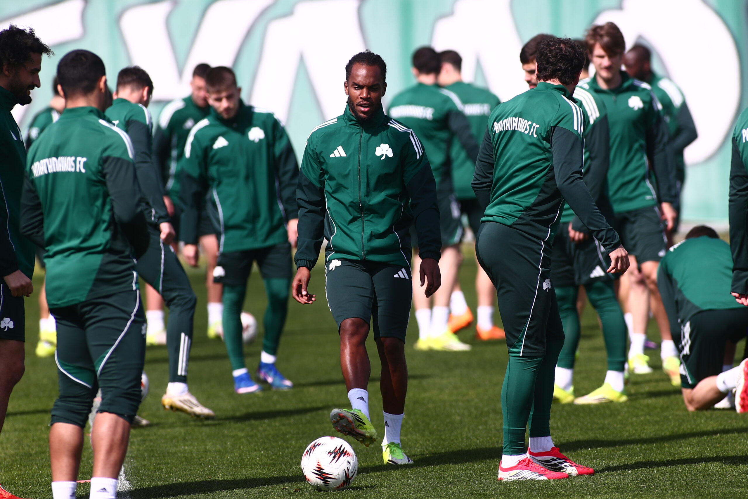 Φωτογραφίες: Η ομιλία Μπενίτεθ και η... επιστροφή - Η τελευταία προπόνηση πριν τη Μπέτις