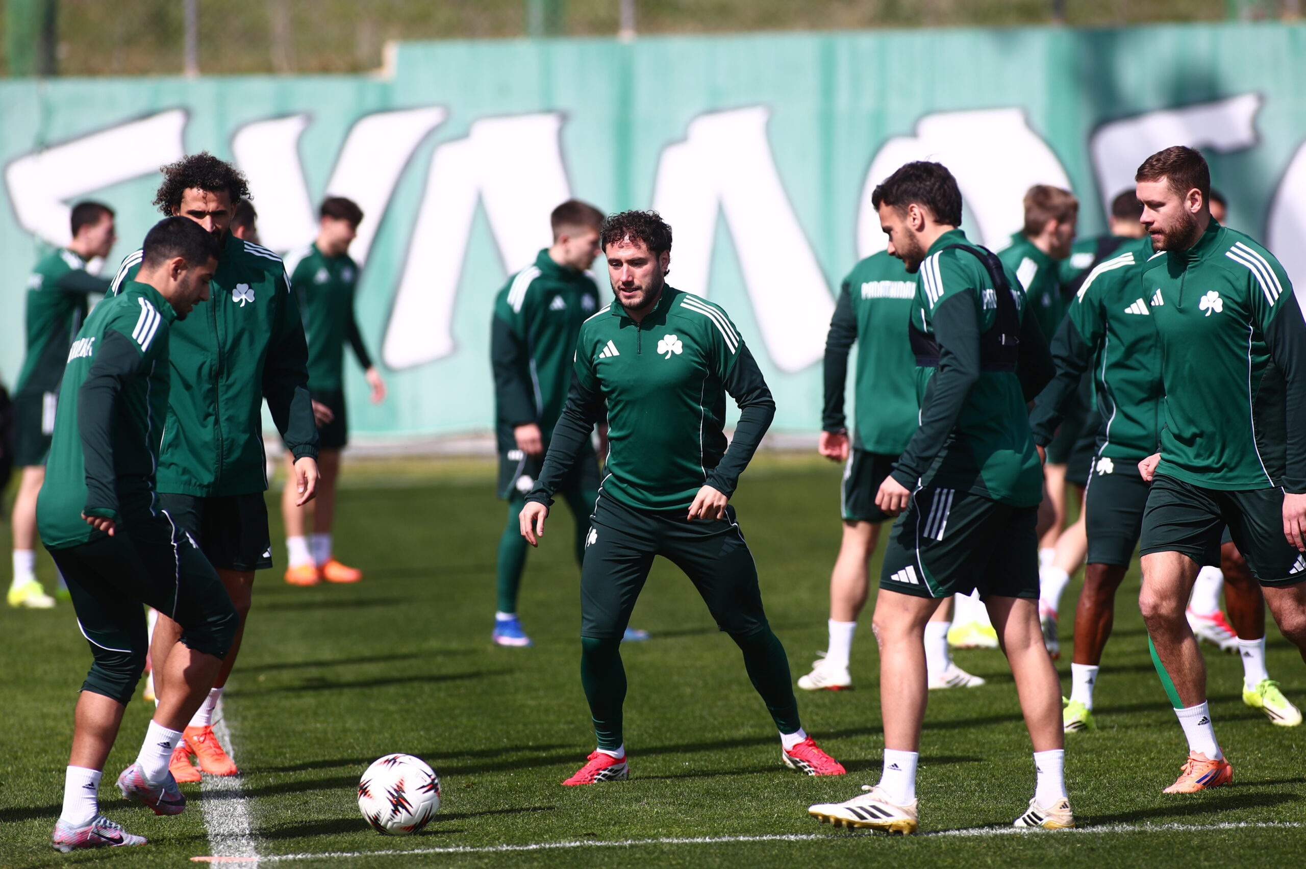 Φωτογραφίες: Η ομιλία Μπενίτεθ και η... επιστροφή - Η τελευταία προπόνηση πριν τη Μπέτις