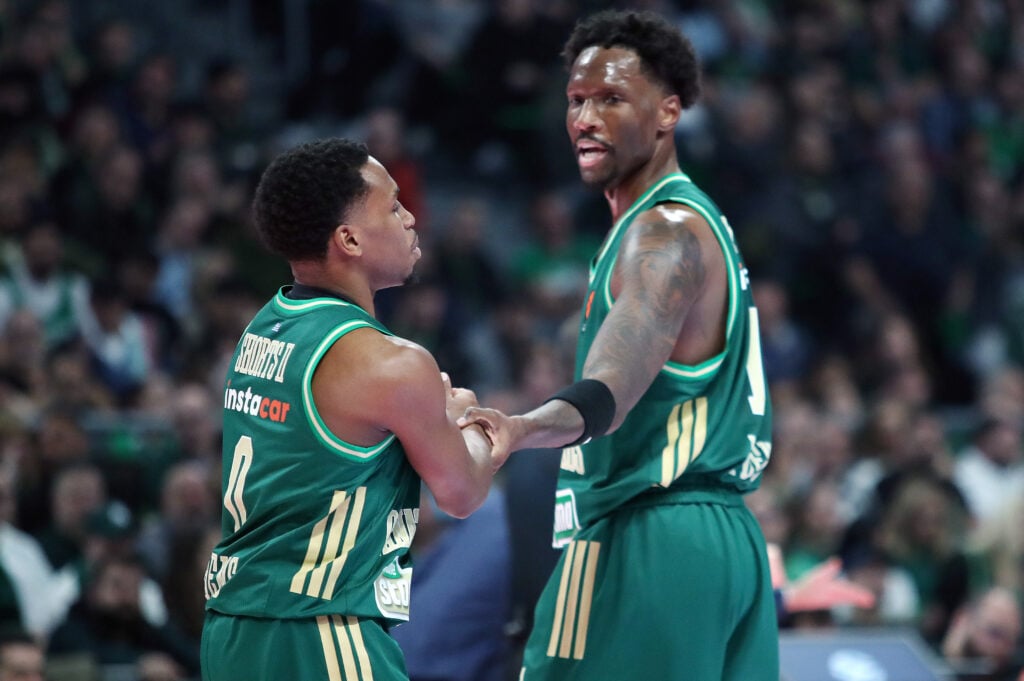 Είναι βαριά του ΠΑΟ η φανέλα και ο Σλούκας θα το δείξει!