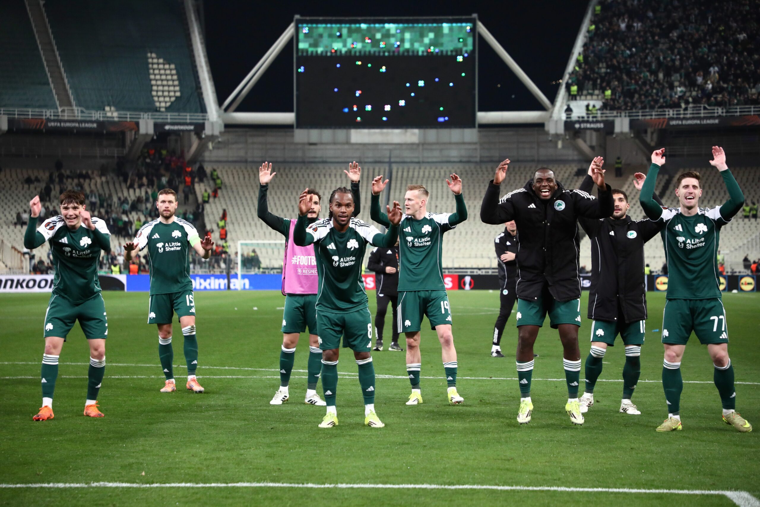 Ο Πολωνός πυροβολεί και το "τριφύλλι" συνεχίζει ακάθεκτο!