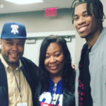 Μητέρα Χολμς: «Ο γιος μου δεν είναι εχθρός - Αντιεπαγγελματική η αντιμετώπισή του» (vid)