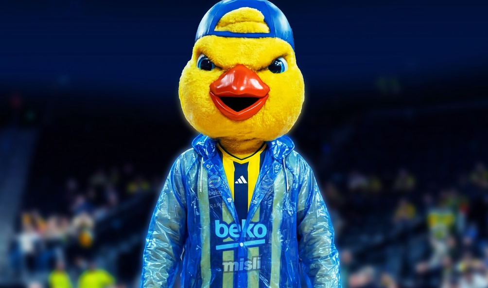 Η μασκότ της Φενέρ με... αδιάβροχο λόγω ΣΕΦ: «Με βροχή ή λιακάδα είμαστε έτοιμοι»