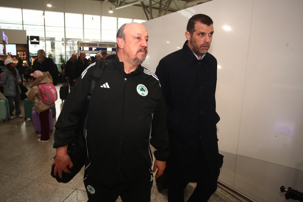 Ξεκίνησε η αποθέωση ενόψει Μπέτις: «Ντόπες» οπαδών στο αεροδρόμιο