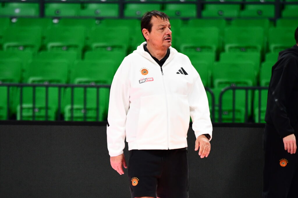 Αταμάν: Η ξεκάθαρη απάντηση για Χολμς και social media