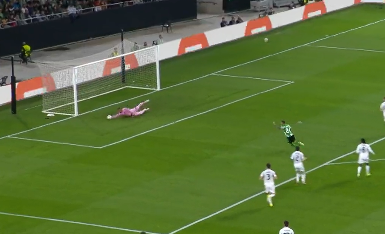 Μπέτις - Παναθηναϊκός: Απέκρουσε το σουτ του Φορνάλς ο Λαφόν (vid)