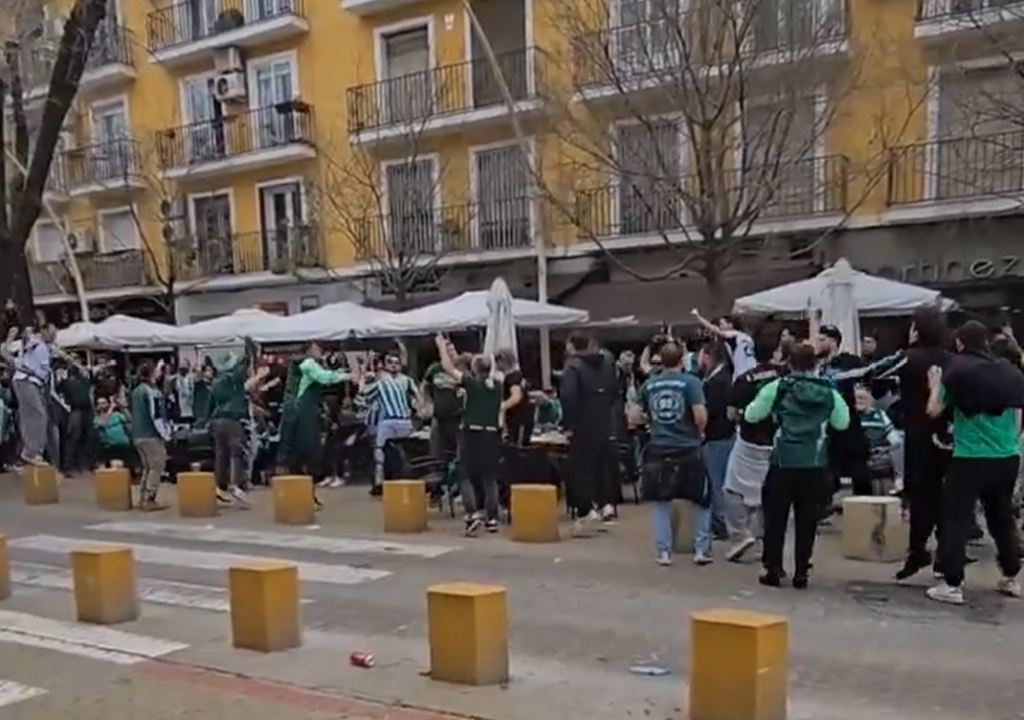 Παναθηναϊκός: «Χόρτο μαγικό» στη Σεβίλλη από τους οπαδούς (vid)