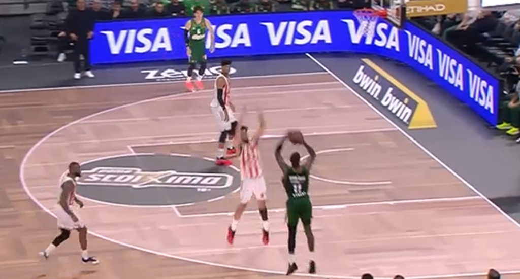 Παναθηναϊκός - Ερυθρός Αστέρας: «Άνιωθο» τρίποντο από τον Χέιζ-Ντέιβις (vid)