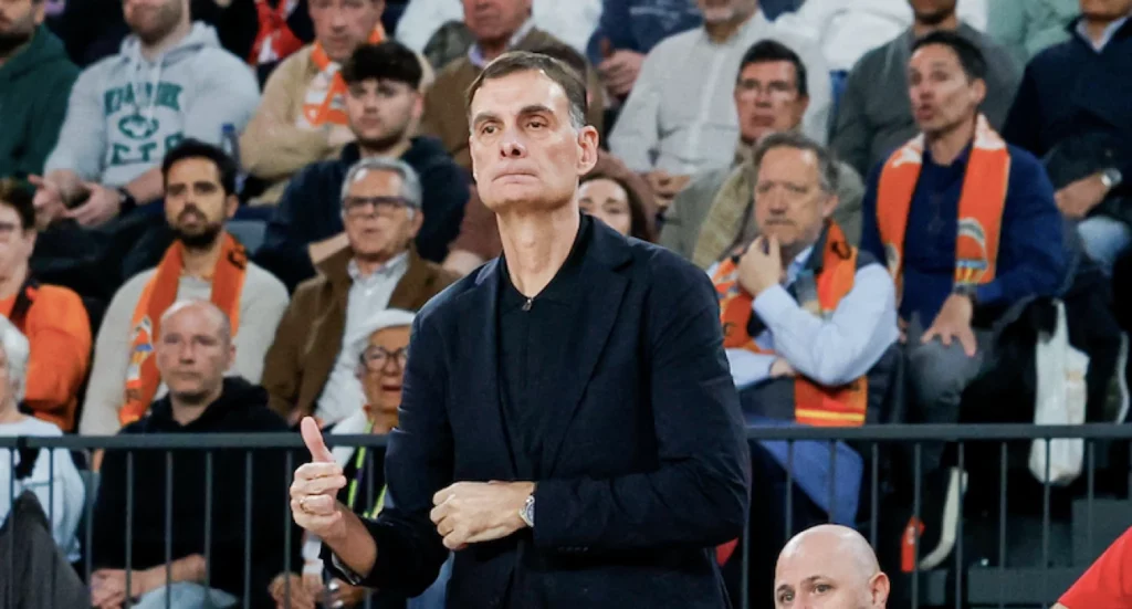 Μπαρτζώκας: «Δεν ξέρω αν ήταν φάουλ του Μοντέρο ή όχι, δεν είναι η δουλειά μου αυτή»