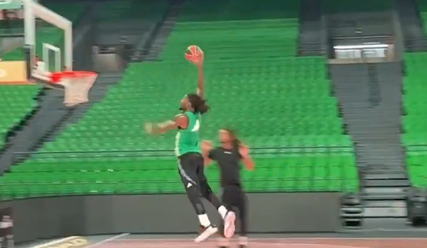 Παναθηναϊκός: Σε «beast mode» ο Λεσόρ - Το εντυπωσιακό κάρφωμα (vid)