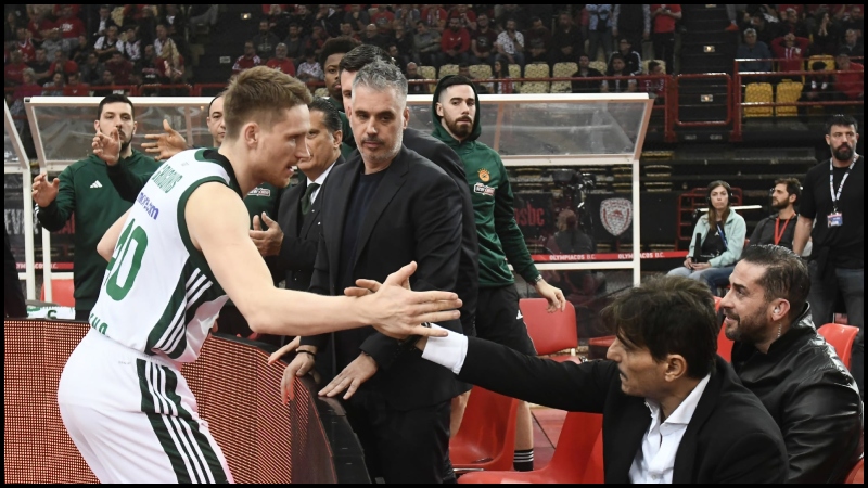 Γιαννακόπουλος σε Γκριγκόνις: «Ζήτα από κάποιον να στο μεταφράσει...» (pic)