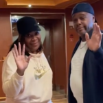 Οι γονείς του Χολμς αποχαιρέτησαν τους οπαδούς του Παναθηναϊκού (vid)