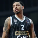 Σέρβικα ΜΜΕ: «Κάρλικ Τζόουνς, μην κάνεις το λάθος του Σορτς»