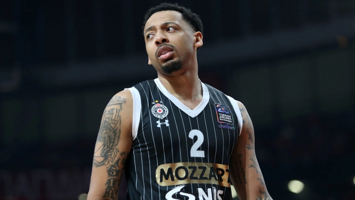 Σέρβικα ΜΜΕ: «Κάρλικ Τζόουνς, μην κάνεις το λάθος του Σορτς»