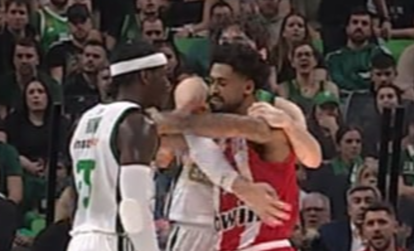 Παναθηναϊκός - Ολυμπιακός: Προκλήσεις Ντόρσεϊ σε Ναν - Διακοπή στο ντέρμπι (vid)