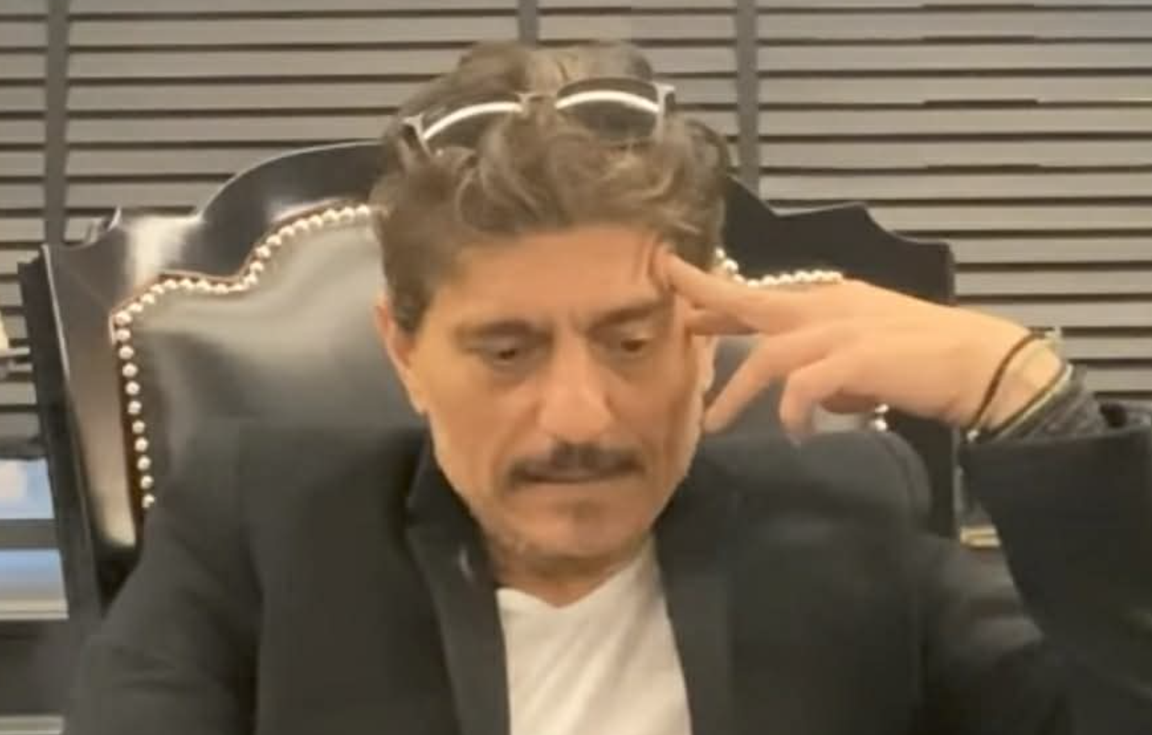 Γιαννακόπουλος: Καταγγελίες-ερωτήσεις βόμβα για Χαλυβουργική και γνωστή τράπεζα! (vid)