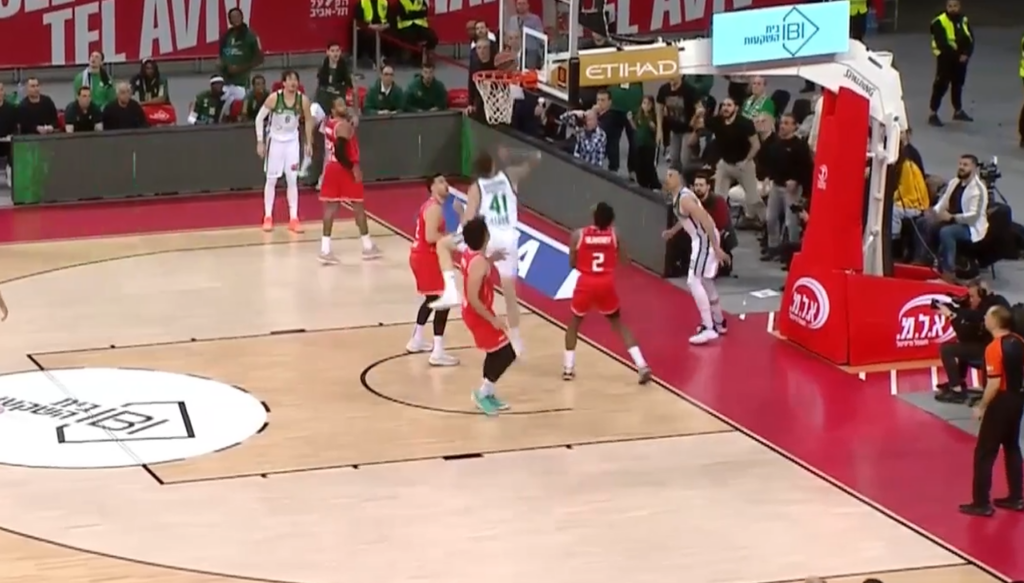 Χάποελ - Παναθηναϊκός: Πρόλαβε το χρονόμετρο ο Χουάντσο στη λήξη του ημιχρόνου (vid)