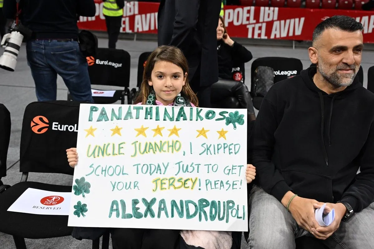 Μικρή φίλη του Παναθηναϊκού AKTOR έκανε...κοπάνα, ταξίδεψε στη Σόφια και ζήτησε τη φανέλα του Χουάντσο