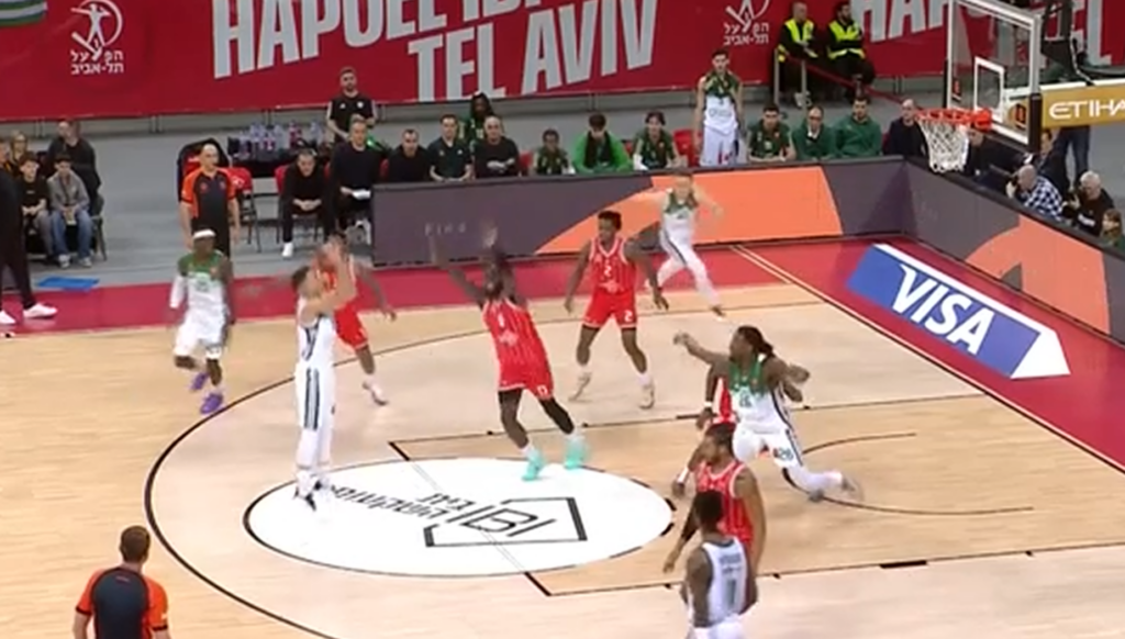 Χάποελ - Παναθηναϊκός: Το buzzer beater του Σλούκα στην πρώτη περίοδο (vid)