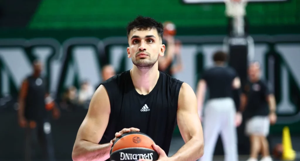 Ελεύθερος ξανά ο Γιούρτσεβεν!